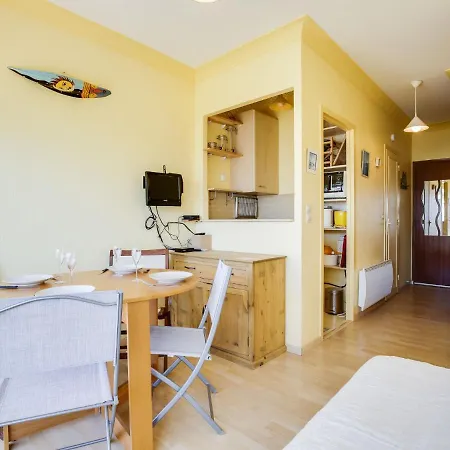 La Houle-2 By Interhome